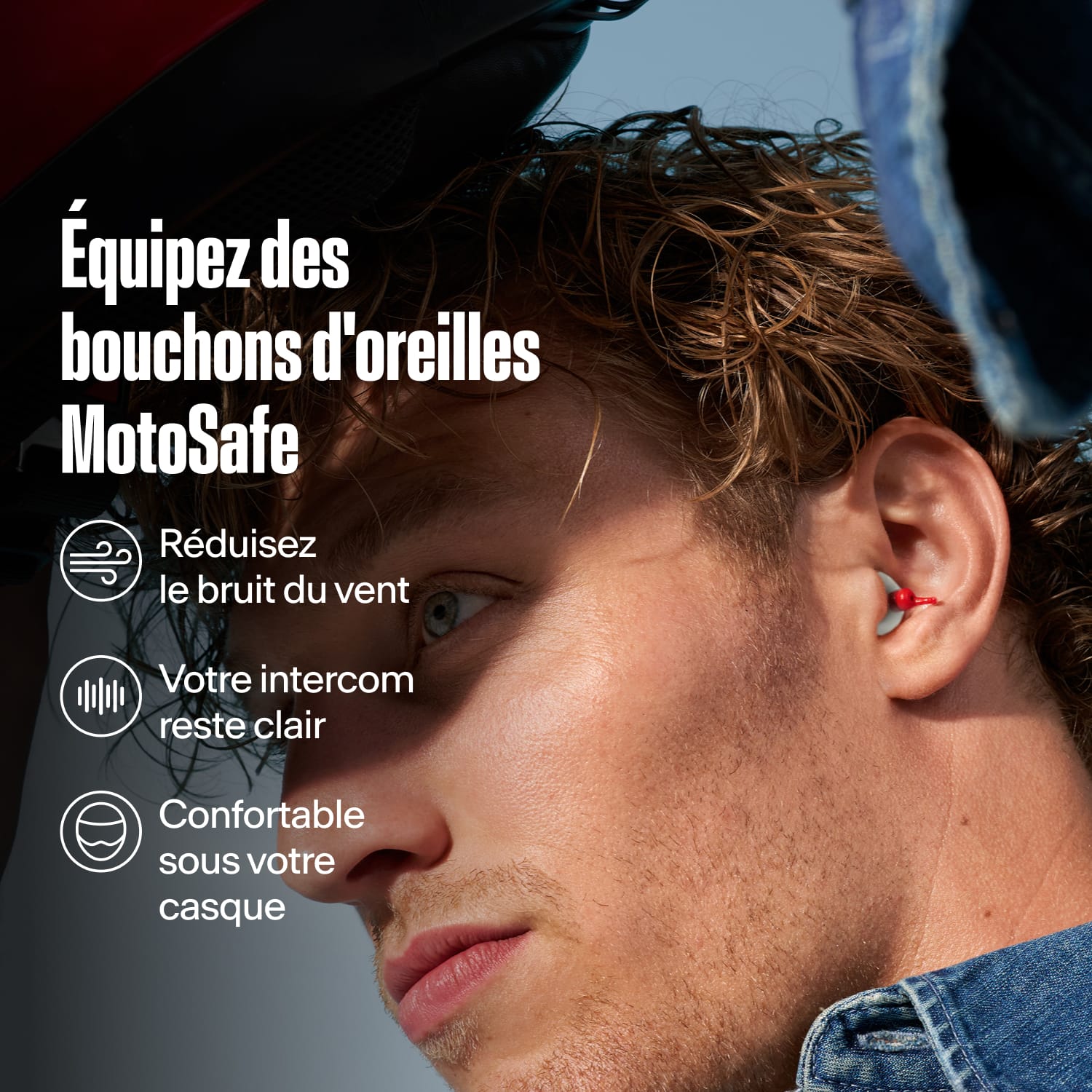 Homme portant un bouchon d&