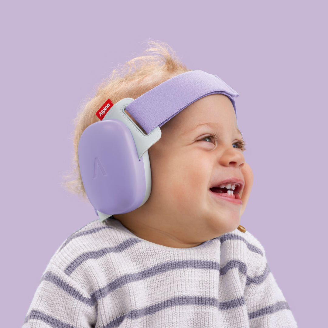 Baby wearing muffy baby in dawn-purple 