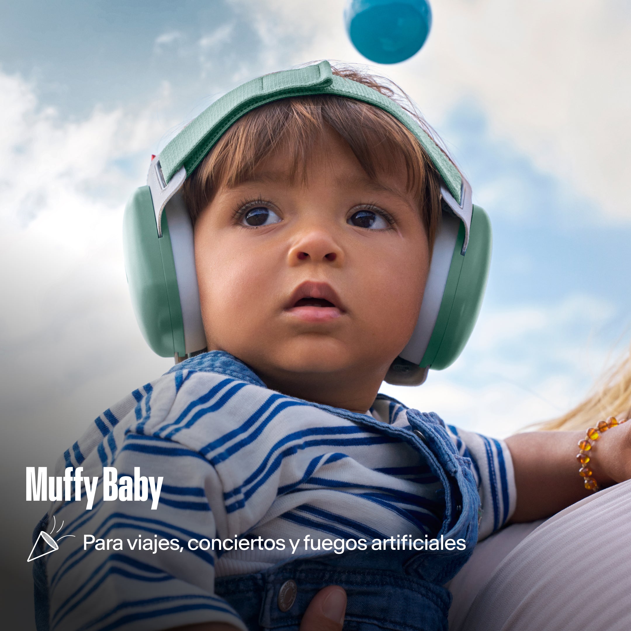 Orejeras Alpine Muffy Baby llevadas por un niño pequeño al aire libre, con el texto &